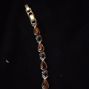 Elegant Gold and Brown Teardrop Bracelet